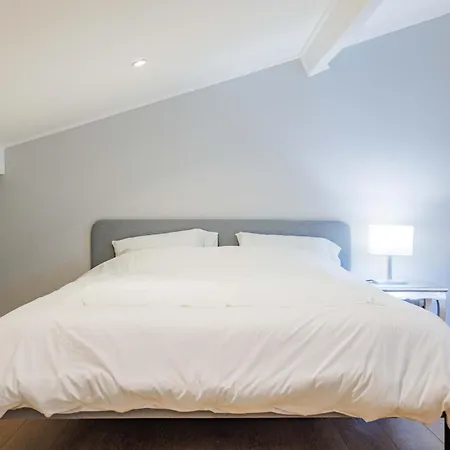 Perfect For Solo Travelers & Couple