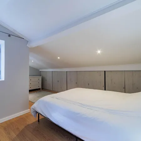 Perfect For Solo Travelers & Couple