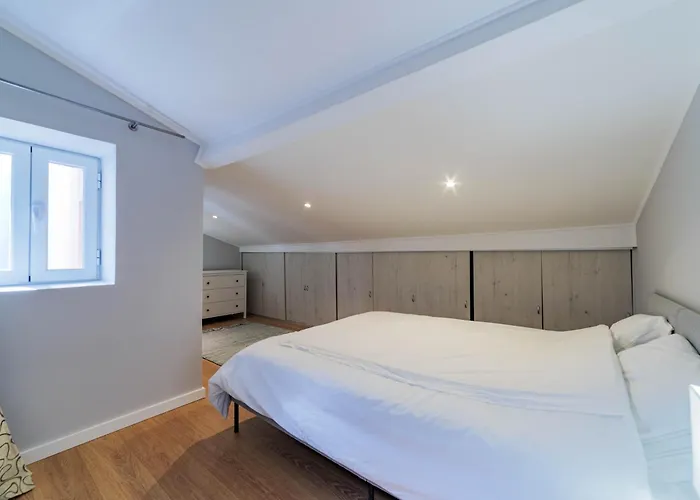 Perfect For Solo Travelers & Couple